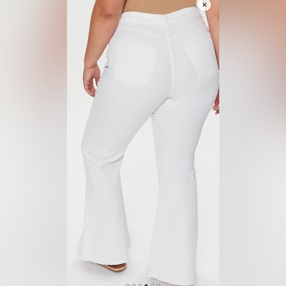 BRAND NEW (NEVER WORN) Plus Size High-Rise Flare Jeans 👖 - Picture 13 of 14